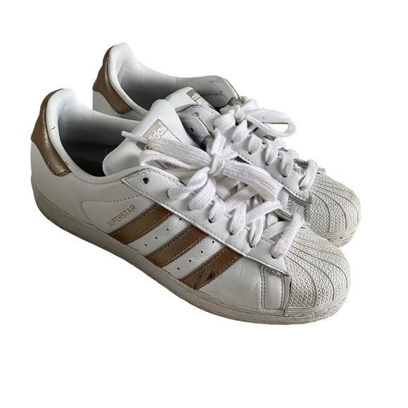 Adidas women’s superstar sneakers with gold stripes size 8.5